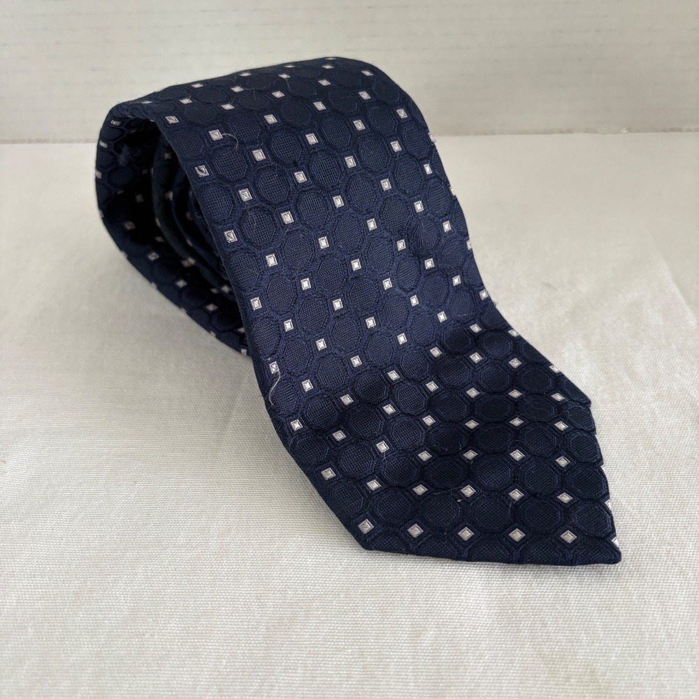 Eagle Shirtmakers Mens Navy Blue Silver Geometric Woven Silk Necktie RN 121148